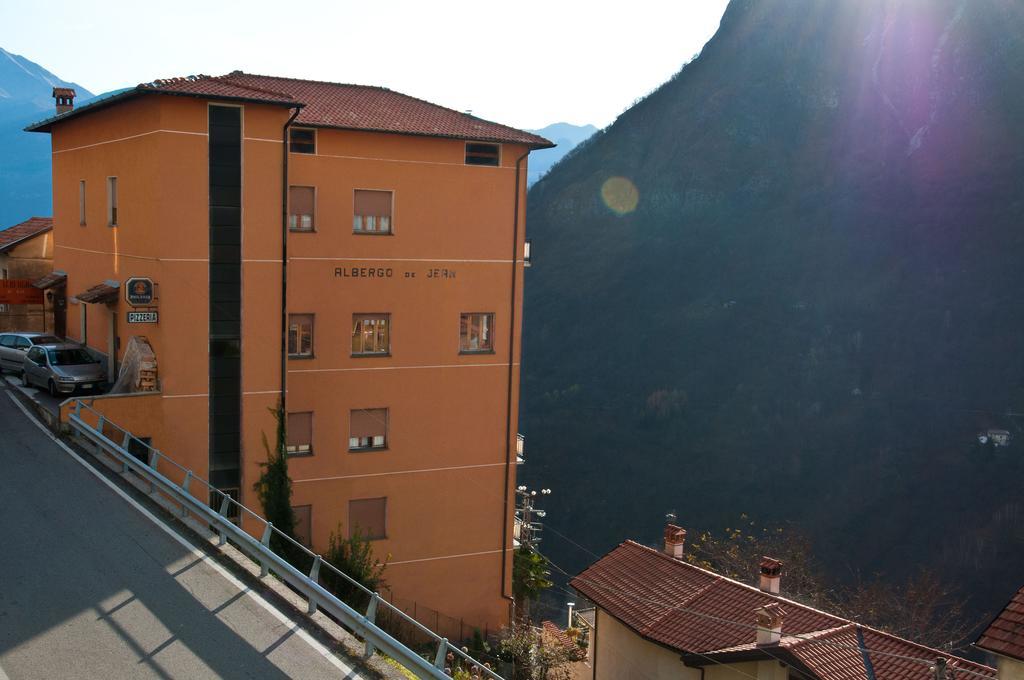 Albergo De Jean Garzeno Exterior photo