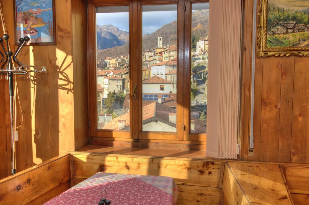 Albergo De Jean Garzeno Exterior photo