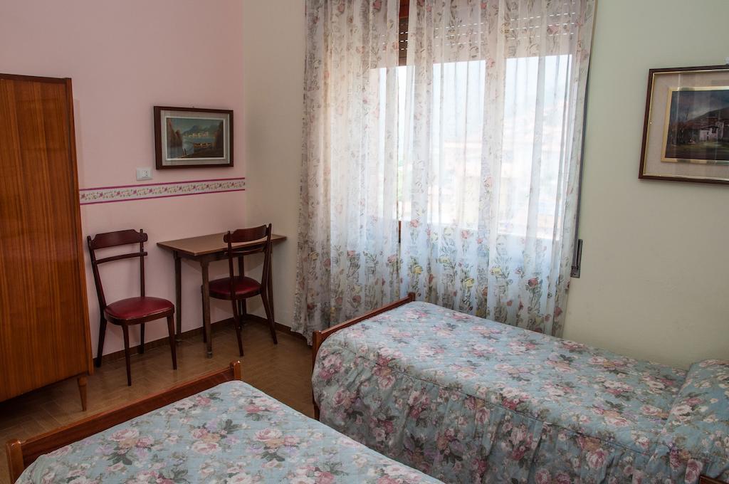 Albergo De Jean Garzeno Room photo