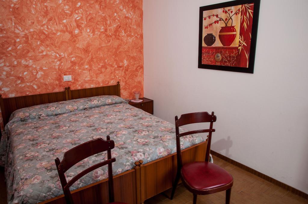 Albergo De Jean Garzeno Exterior photo