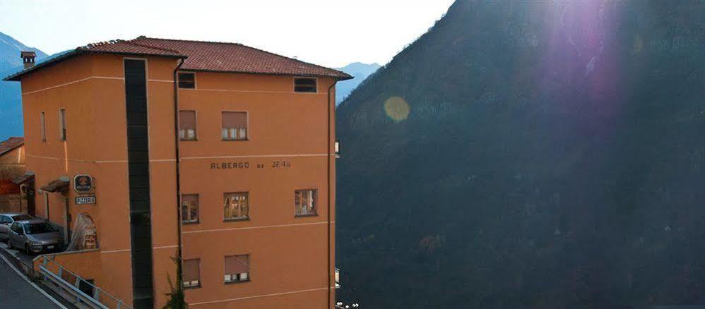 Albergo De Jean Garzeno Exterior photo
